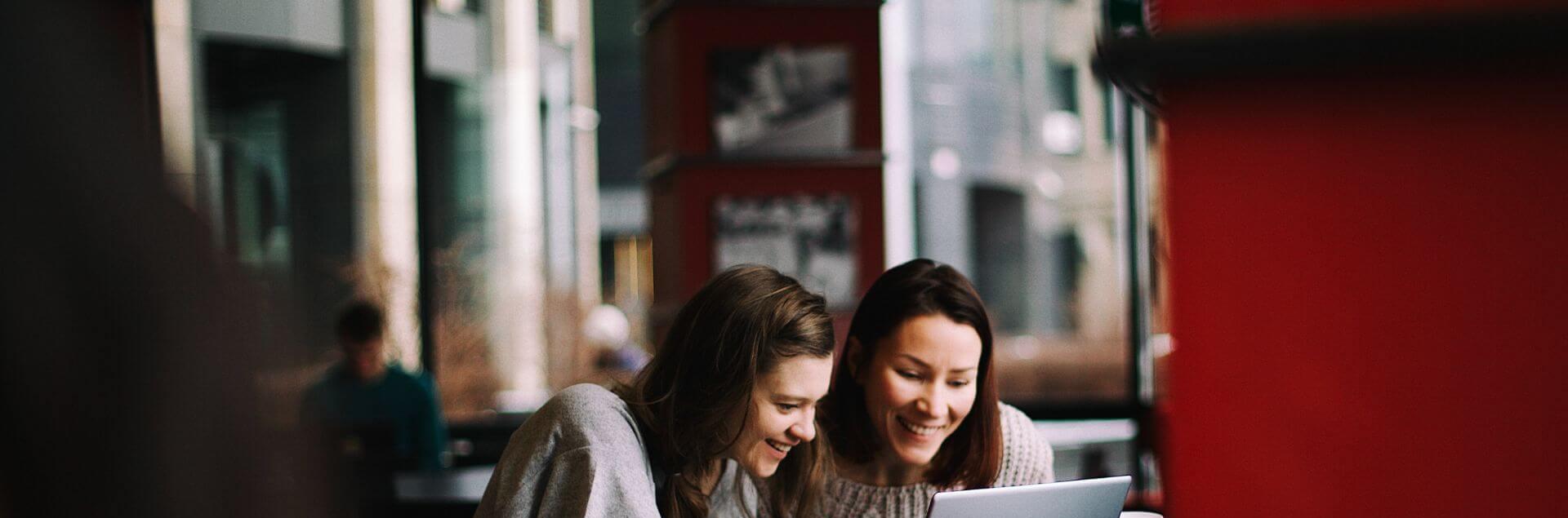 3 Ejemplos de proveedores de plataformas de experiencia digital card thumbnail image